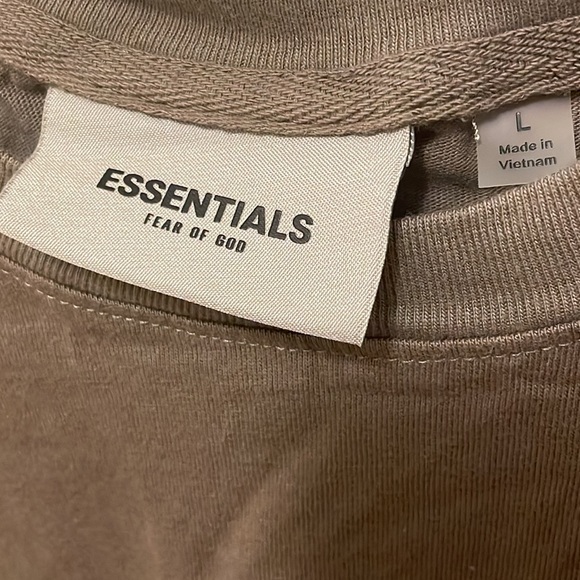 Gray essentials tee - Picture 2 of 4